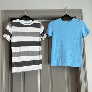 2 Old Navy boy’s T-shirts